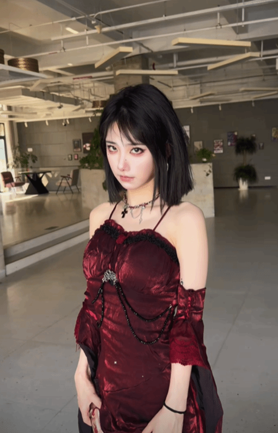 LPL新美女主持惊艳亮相 前SHY48女团成员！