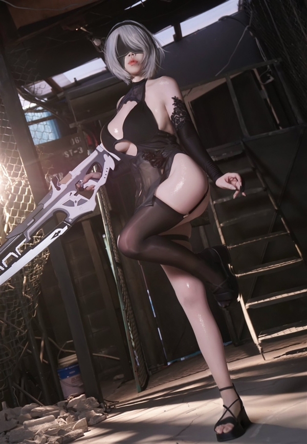 日本性感小姐姐Cos尼尔2B:非常吸睛